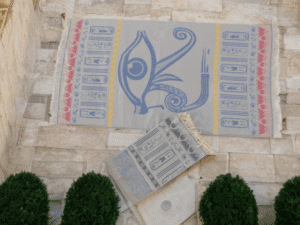 طقم من قطعتين بشكير قماش قطن بتصميم فرعوني رائع- مقاس 90*170